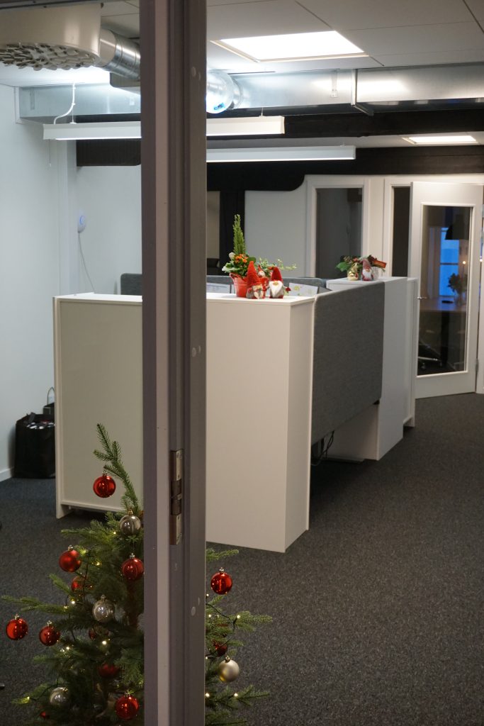 Julkänsla på nya kontoret & öppettider under jul & nyår