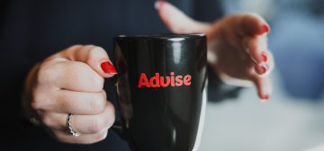 Vad gör en lönespecialist utöver löner?